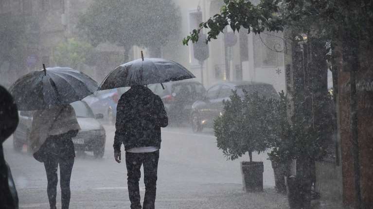 Συνεχίζεται η κακοκαιρία με καταιγίδες, χιόνια και πτώση θερμοκρασίας - Ποιες περιοχές θα "χτυπηθούν"