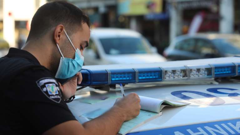 Αυστηρότερος ο νέος ΚΟΚ για τις επικίνδυνες παραβάσεις - Πότε δεν θα αφαιρούνται οι πινακίδες των ΙΧ