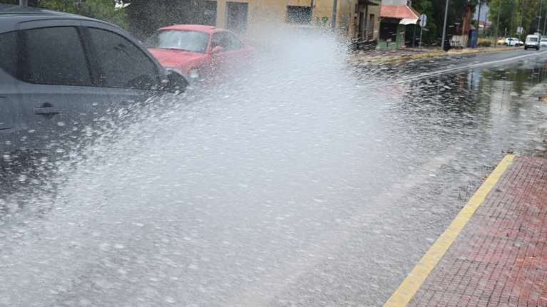 Κακοκαιρία Atena: 112 στη Δυτική Ελλάδα για επικίνδυνα καιρικά φαινόμενα - "Περιορίστε τις μετακινήσεις"