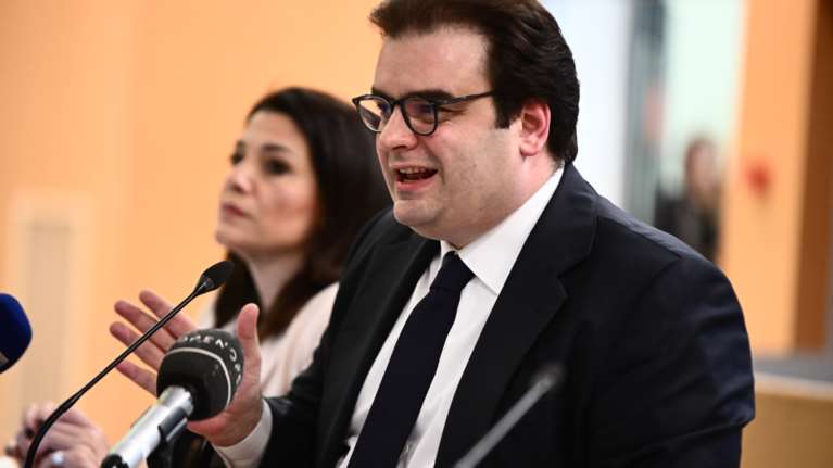 Πιερρακάκης για τα κινητά και το μπούλινγκ στα σχολεία: &quot;Μια ημέρα αποβολή στη χρήση– Όποιος βιντεοσκοπεί θα αλλάζει σχολείο&quot;