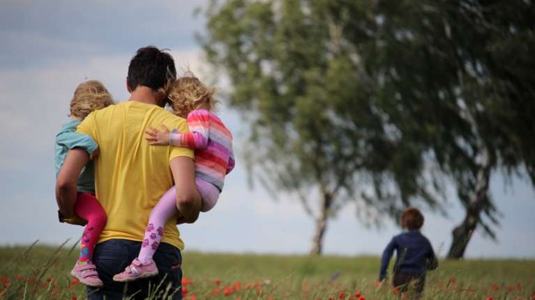 Απίστευτο: Γονείς στον Βόλο ζητούν εισαγγελική παρέμβαση γιατί δεν τους ακούνε τα παιδιά τους