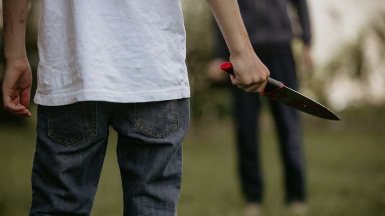 Κανονικό οπλοστάσιο είχε η συμμορία ανηλίκων σε Παγκράτι και Βύρωνα - &quot;Μα@@@@ με ψάχνουν οι μπάτσοι...&quot;