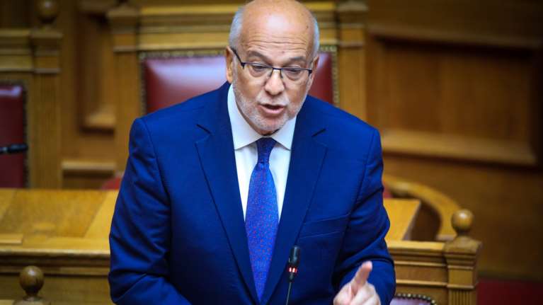 Φλωρίδης για Τέμπη: Αν υπάρξει αίτημα εκταφής για ταυτοποίηση, θα εξεταστεί άμεσα - Το θέμα δεν αφορά την κυβέρνηση