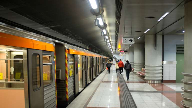 Μέσα Μεταφοράς: Νέο ωράριο από 1η Ιανουαρίου για μετρό και τραμ - Τι αλλάζει