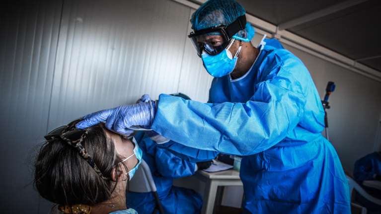 Κορονοϊός: Νέο κρούσμα σε 14χρονη στη Λαμία - Ήταν σε πάρτι με νεαρά άτομα