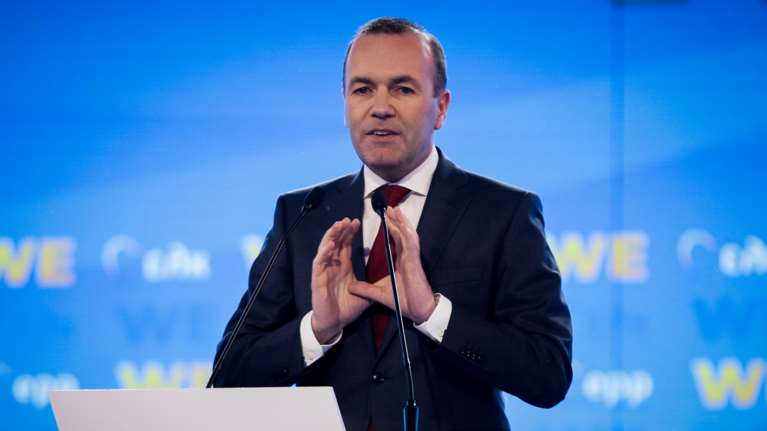 Σκληρό μήνυμα Βέμπερ: &quot;Μην ξεγελιέστε από τον Ερντογάν - Κυρώσεις για την Τουρκία στο τραπέζι&quot;