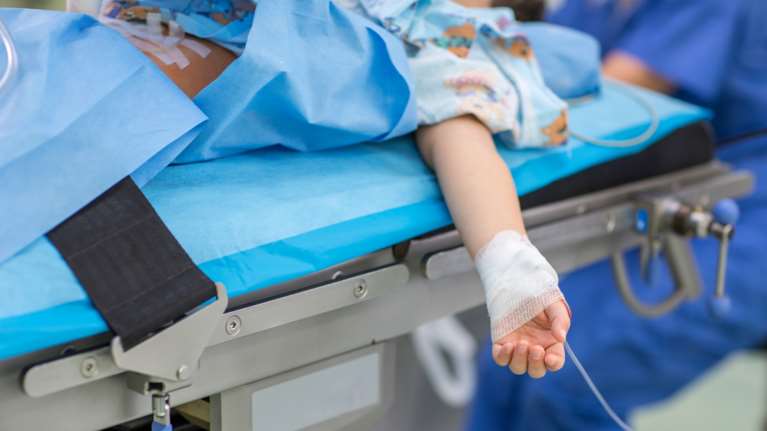 ΕΟΔΥ: Αλλα έξι παιδιά με στρεπτόκοκκο στη Νάουσα - Λοίμωξη του αναπνευστικού η αιτία θανάτου του 7χρονου