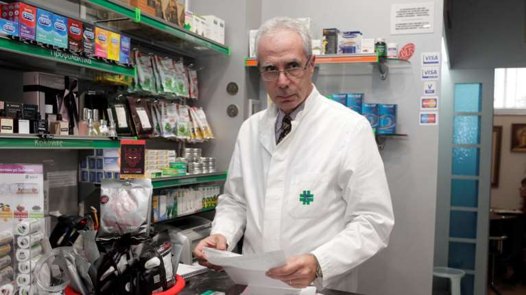 Πόλεμος Λουράντου στην κυβέρνηση για τα self test - &quot;Την Τρίτη επιστρέφω τα αποθέματα που έχω&quot;, λέει στο TheTOC