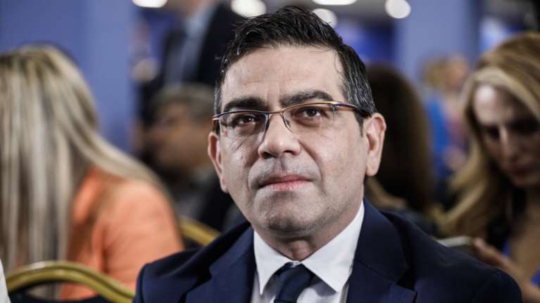 Η ΝΔ στηρίζει τον Γ. Σταμάτη: Συνέβαλε στη στήριξη των συγγενών των νεκρών στα Τέμπη