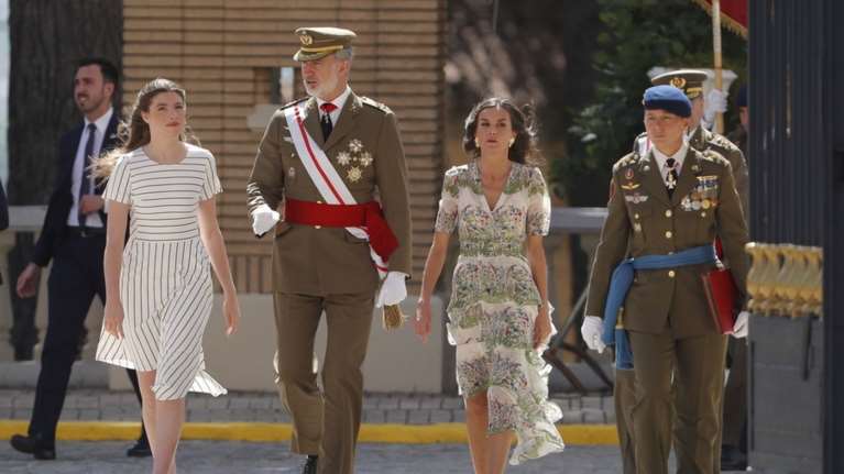 &quot;Ο εραστής ήταν ο Φελίπε, όχι εγώ&quot;: Η αμήχανη εμφάνιση της Λετίσια την ώρα που ο πρώην της έκανε νέες αποκαλύψεις