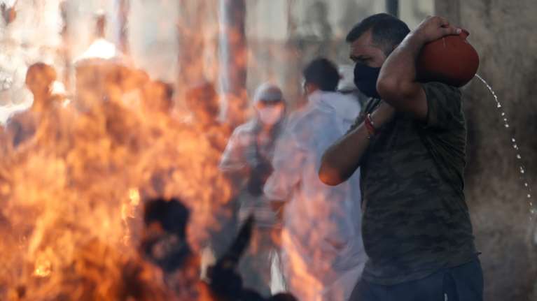 Τραγωδία δίχως τέλος στην Ινδία: Νεκροί 16 ασθενείς με κορονοϊό και 2 νοσοκόμες σε πυρκαγιά σε νοσοκομείο [εικόνες-βίντεο]