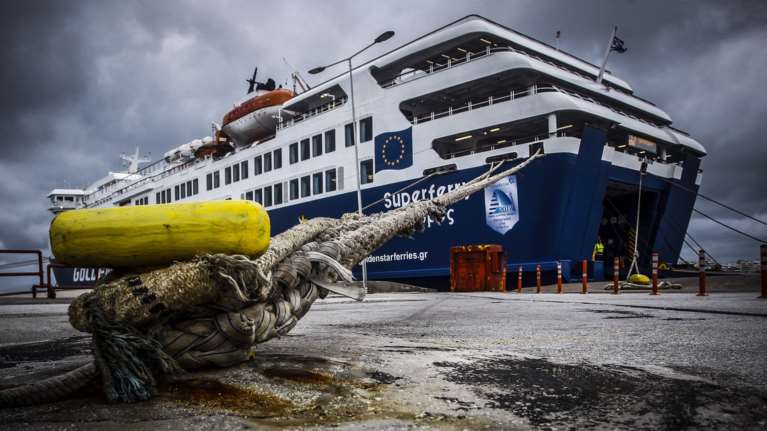 Προβλήματα στα δρομολόγια των πλοίων λόγω ισχυρών ανέμων - Σε Πειραιά, Λαύριο, Ραφήνα