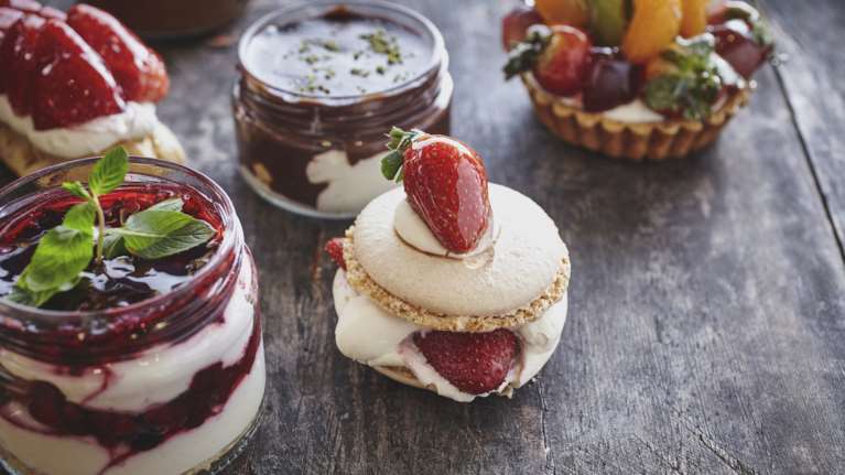 Εορτολόγιο: Ποια ονόματα γιορτάζουν σήμερα, Κυριακή 26 Ιανουαρίου