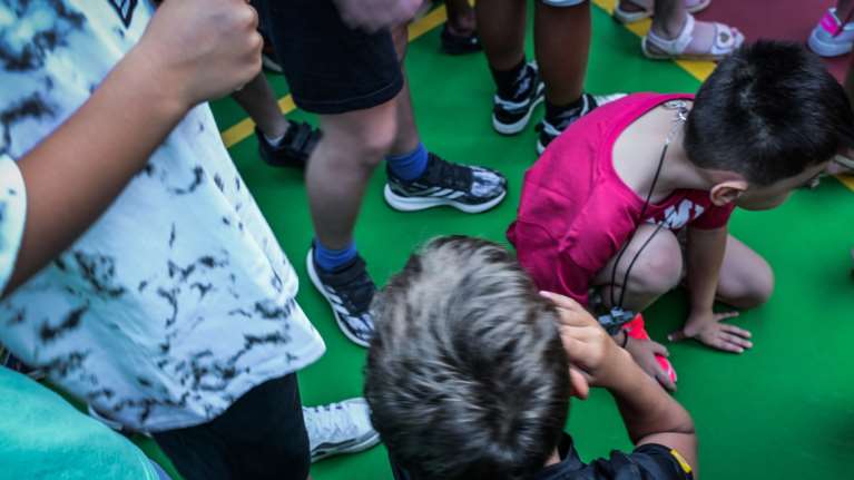 Δασκάλα κατήγγειλε παιδί Α&#39; Δημοτικού για θωπεία, επειδή την άγγιξε για να της δείξει τη ζωγραφιά του