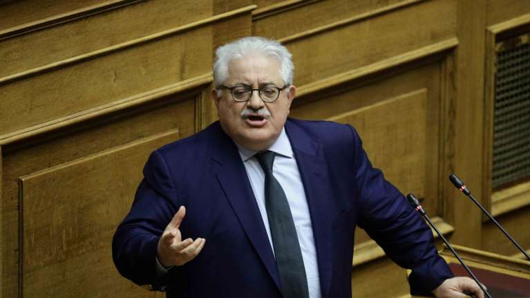 Ο Τζαβάρας ξαναχτύπησε: "Η ανάληψη της πολιτικής ευθύνης συνήθως οδηγεί στην παραίτηση"