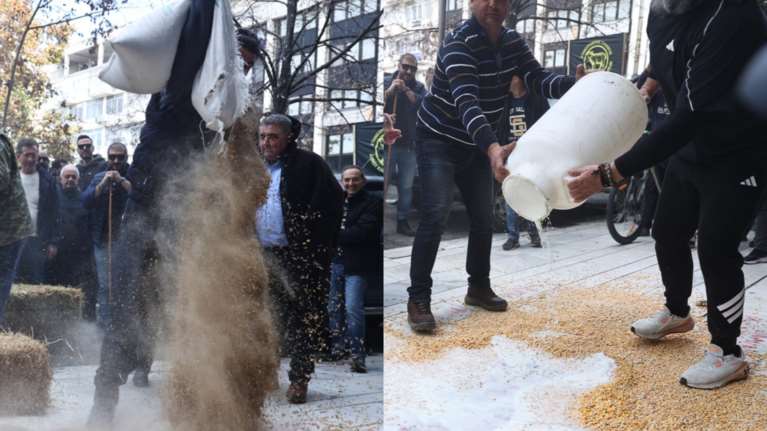 Οργισμένοι οι κτηνοτρόφοι στη Λάρισα – Έχυσαν γάλα και ζωοτροφές μπροστά από το Δικαστικό Μέγαρο [εικόνες - βίντεο]