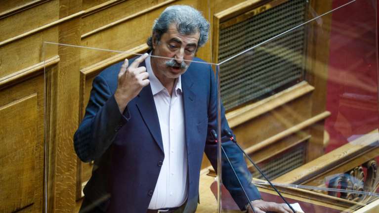 Παύλος Πολάκης: Το Facebook μπλόκαρε τον λογαριασμό του ως αντιεμβολιαστή - &quot;Ούτε παρενοχλούμαι, ούτε εκφοβίζομαι&quot;