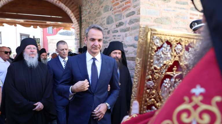 Στο Αγιο Ορος ο Κυριάκος Μητσοτάκης: Ανακοίνωσε έργα 100 εκατ. ευρώ - Η επίσημη τελετή υποδοχής [εικόνες]