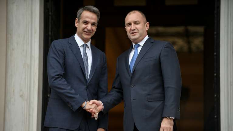 Συνάντηση Κυριάκου Μητσοτάκη με τον Πρόεδρο της Βουλγαρίας στο Μαξίμου