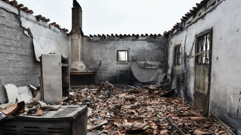 Πυρόπληκτοι: Το ΥΠΟΙΚ άνοιξε τραπεζικό λογαριασμό για δωρεές από ιδιώτες