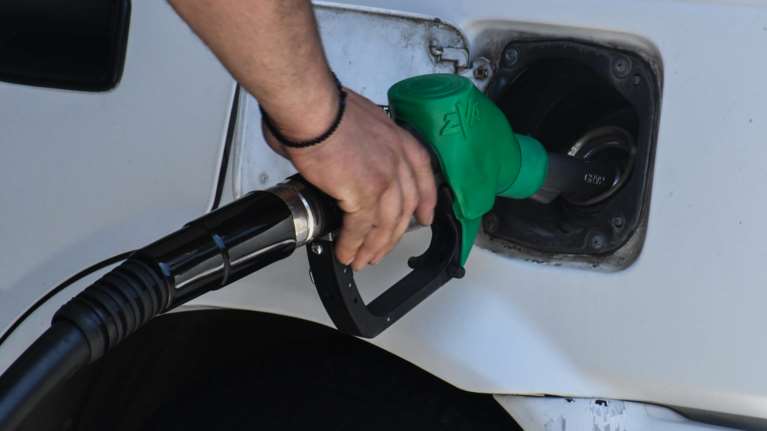 Επιδότηση καυσίμων: Ανοίγει η πλατφόρμα - Βήμα-βήμα η έκδοση της ψηφιακής κάρτας