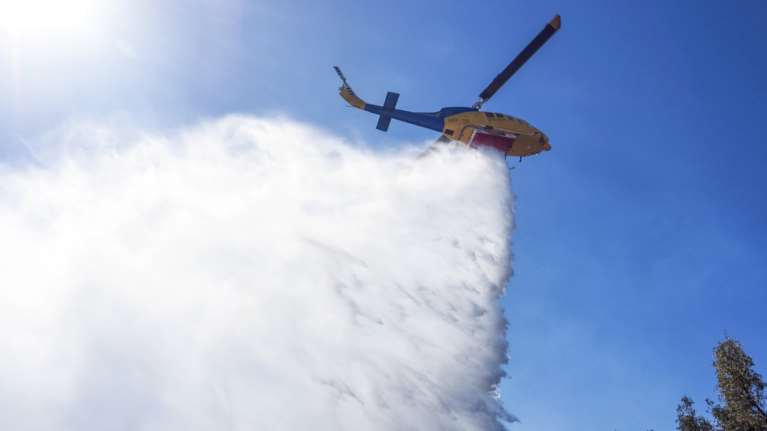 Φωτιά ξανά στη Ρίγανη Αιτωλοακαρνανίας - Καίγεται δασική έκταση, στη μάχη και εναέρια μέσα