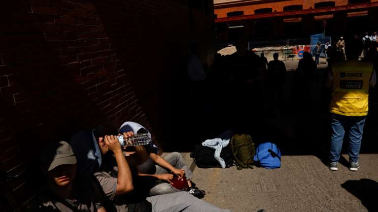 Μπλακ άουτ στην Ισπανία: &quot;Άγνωστοι οι λόγοι, καμιά αιτία δεν μπορεί να αποκλειστεί&quot; λέει ο Σάντσεθ - Πάνω από έξι ώρες χωρίς ρεύμα