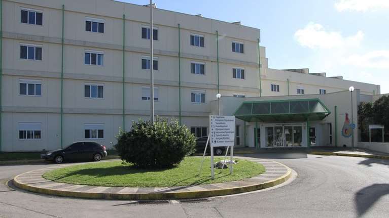 Τρόμος στην Καλαμάτα: Εισέβαλλε άντρας με μαχαίρι στο νοσοκομείο - Δεν κατάφεραν να τον εντοπίσουν οι Αστυνομικοί