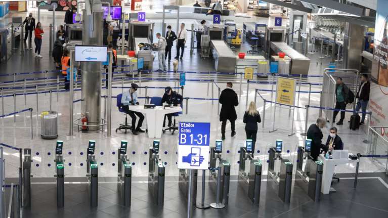 ΥΠ.ΕΞ: Τι αλλάζει από τις 15 Ιουνίου στις πτήσεις εξωτερικού - Πότε θα γίνονται τεστ στους τουρίστες