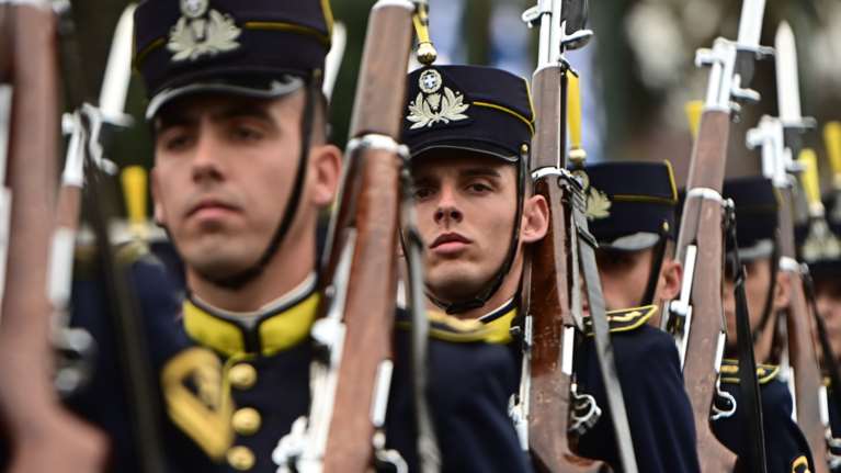 &quot;Ατζέντα 2030&quot;: Οι μεγάλες αλλαγές στις Ένοπλες Δυνάμεις - Αυξήσεις στους μισθούς και σχέδιο για νέες κατοικίες και περίθαλψη