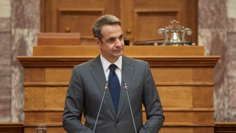 Μητσοτάκης στους βουλευτές της ΝΔ: Δεν θα υπάρξει ξανά lockdown, δεν θα κλειστούν μέσα οι εμβολιασμένοι