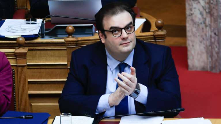 Κόντρα Πιερρακάκη - ΠΑΣΟΚ για τη Σορβόνη: &quot;Από τη δολοφονία χαρακτήρων στη δολοφονία πανεπιστημίων&quot; - &quot;Άξιος λασπολόγος&quot;