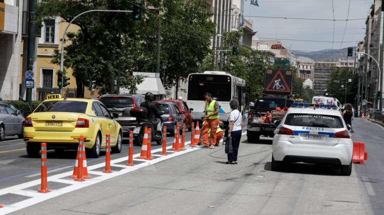 &quot;Μεγάλος Περίπατος&quot;: Χαμός στο twitter για τη.. μισή Πανεπιστημίου - Απόγνωση από τους οδηγούς