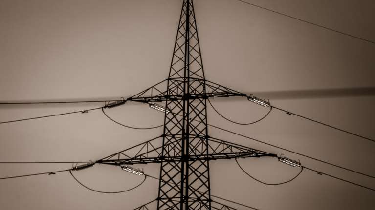 Ηλεκτρικό ρεύμα: Μετά τα διζωνικά έρχονται τα δυναμικά τιμολόγια - Τι πρέπει να γνωρίζουν οι καταναλωτές