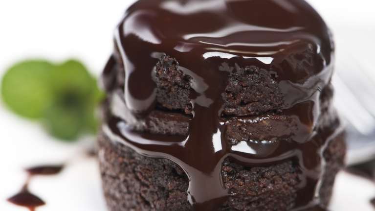 Συνταγή για ζουμερή σοκολατόπιτα κόλαση - Λιώνει στο στόμα, τα χρυσά μυστικά