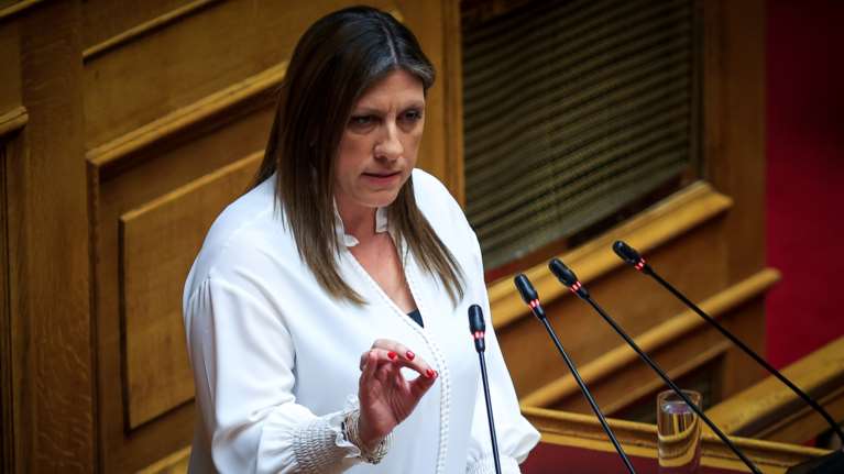 Κωνσταντοπούλου: Εθελοντής στο γραφείο του Μητσοτάκη ο οδηγός της εμπορικής αμαξοστοιχίας στα Τέμπη