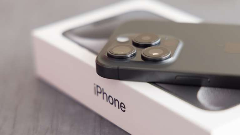 Θα ακριβύνουν τα iPhone στην Ελλάδα; - Ο παγκόσμιος δασμολογικός πόλεμος σε απλά ελληνικά