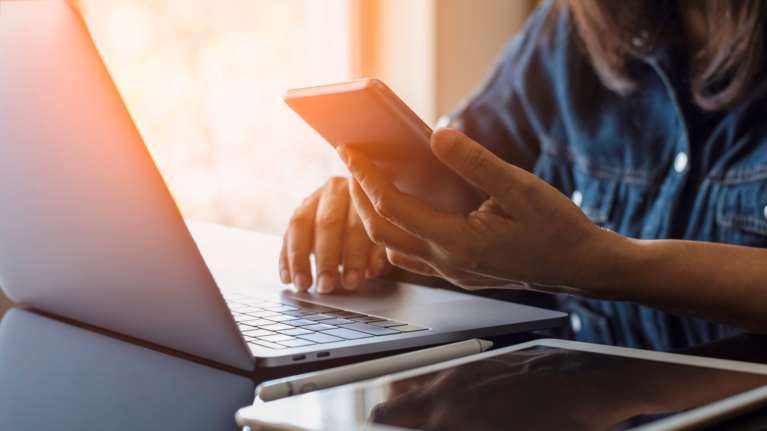 Ηλεκτρονική ταυτότητα και δίπλωμα οδήγησης πλέον και στο κινητό- Από 27 Ιουλίου