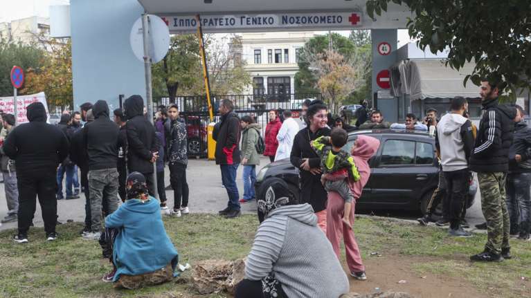 Θεσσαλονίκη: &quot;Θα πάρουμε τον νόμο στα χέρια μας&quot;, δηλώνει ξάδελφος του 16χρονου Ρομά [βίντεο]