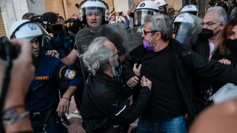 Ένταση στο πανεκπαιδευτικό συλλαλητήριο στην Αθήνα - Οι πρώτες εικόνες