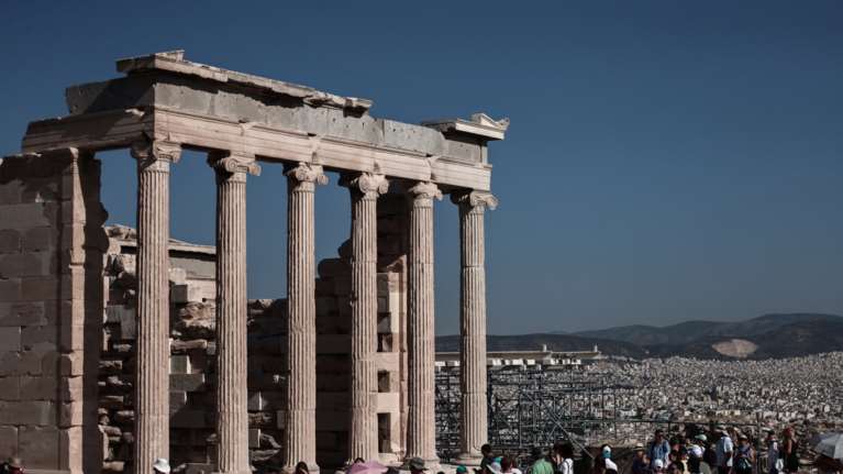 Ύμνοι της βελγικής L&#39;Echo για την ελληνική οικονομία: &quot;Ανθεκτική όσο η Λερναία Ύδρα&quot;