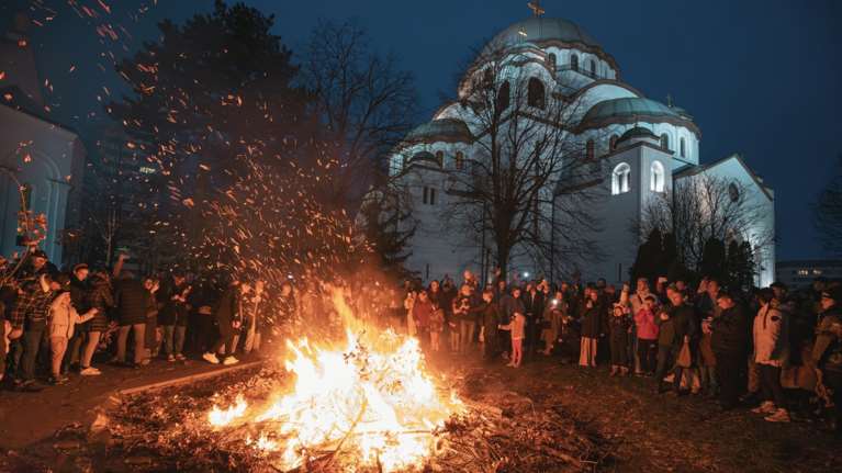 Γιατί στη Σερβία γιορτάζουν σήμερα τα Χριστούγεννα
