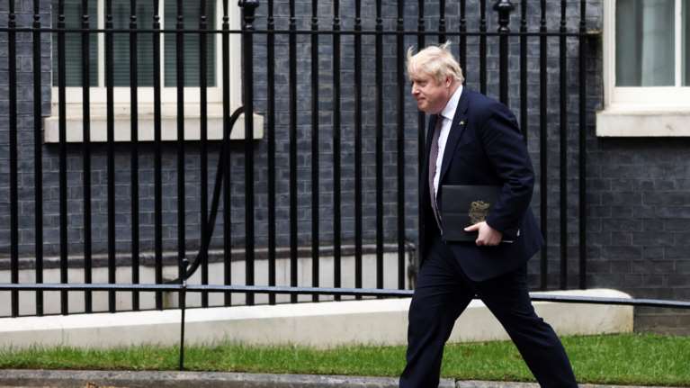 Μπόρις Τζόνσον: Δεν βλέπω πως μπορούν να βελτιωθούν οι σχέσεις με τον Πούτιν