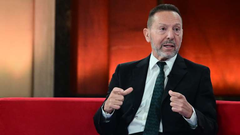 Στουρνάρας: Η μείωση του ΦΠΑ στα τρόφιμα δεν θα επιλύσει την ακρίβεια - Λείπουν 200.000 χέρια από την αγορά εργασίας