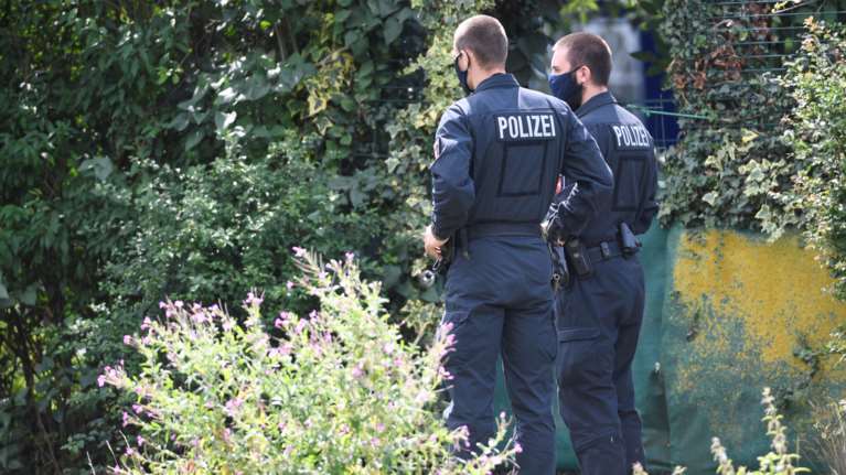 Παιδεραστία: Πρωτοφανές δίκτυο με 30.000 δράστες - Βίαζαν και τα ανήλικα παιδιά τους