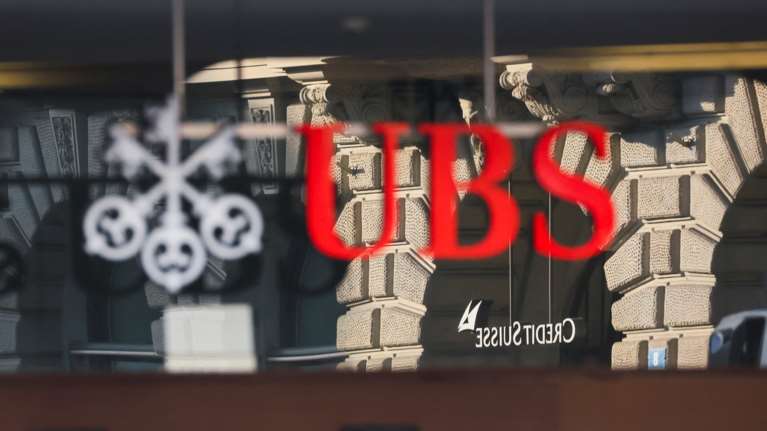 UBS σε προσωπικό: Είμαστε ακόμα ανταγωνιστές με την Credit Suisse, μην μοιράζεστε ευαίσθητες πληροφορίες