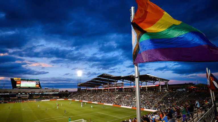 Γκέι παίκτες, προπονητές και διαιτητές - Θα γίνει σήμερα μαζικό coming out στο γερμανικό ποδόσφαιρο;