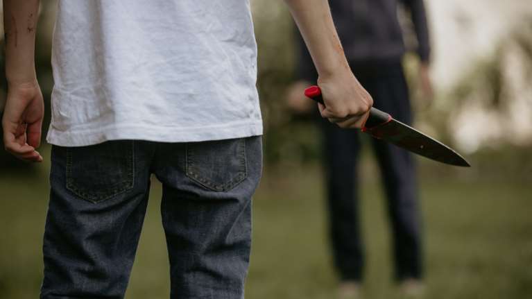 Φόβος και τρόμος από τις συμμορίες ανηλίκων - Δύο μαθητές την ημέρα θύματα ληστείας - Άγριο ξύλο και μαχαιρώματα