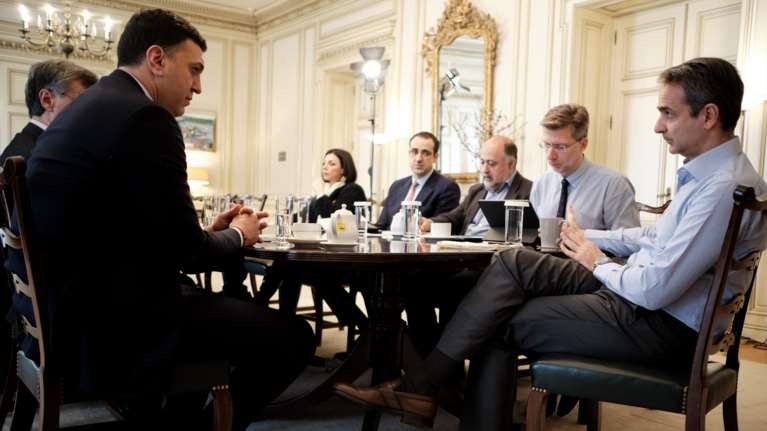 Κορονοϊός: Αλλαγή τακτικής από την κυβέρνηση - Καθημερινή πλέον η σύσκεψη Μητσοτάκη, Κικίλια, Τσιόδρα