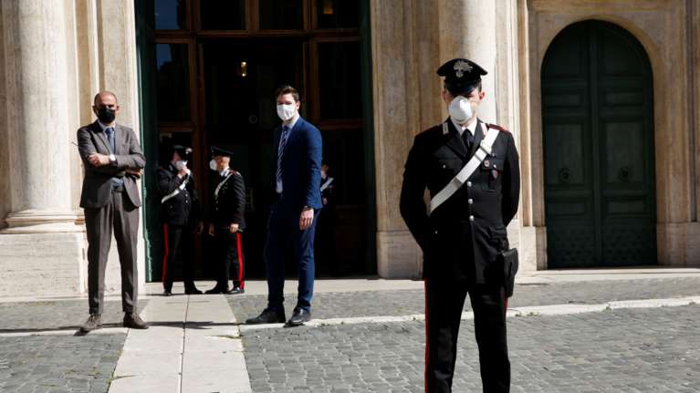 Κορονοϊός: Μειώνεται ο ρυθμός των κρουσμάτων και των θανάτων στην Ιταλία